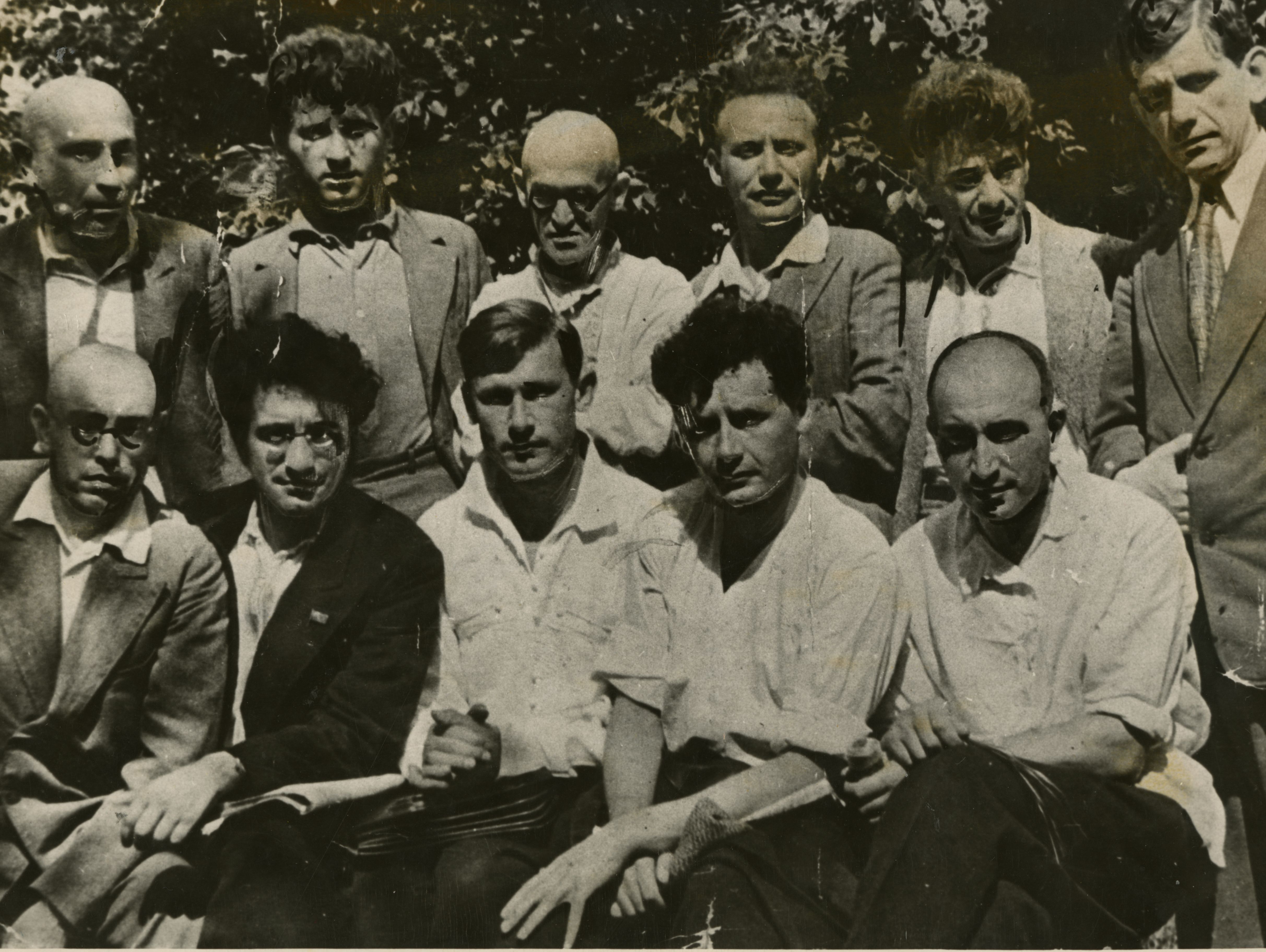 Group photograph of Soviet Jewish writers, 1929